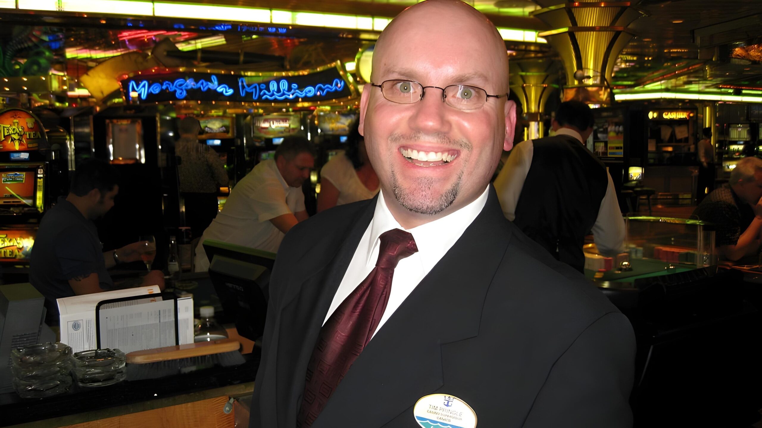 What Is a Casino Pit Boss and Are They Relevant in Online Gambling?